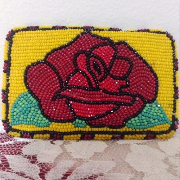Beautiful Rose Native Beaded Belt Buckle - Picture 2 of 5